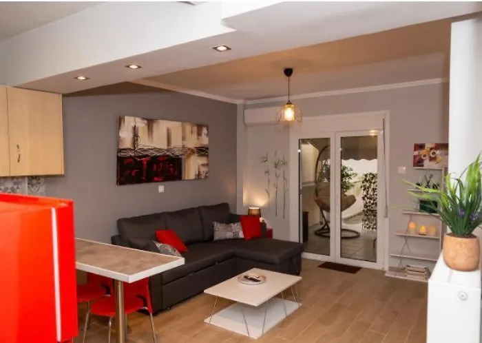 Cozy Studio With Patio